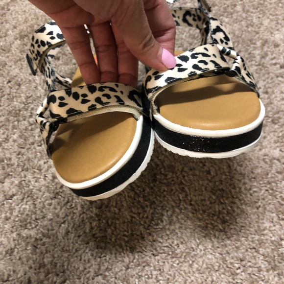 GB Girls Leopard Print Sport Sandals - Picture 5 of 9